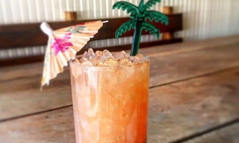 The Only Cocktail You Need This Summer: Buscando Guava