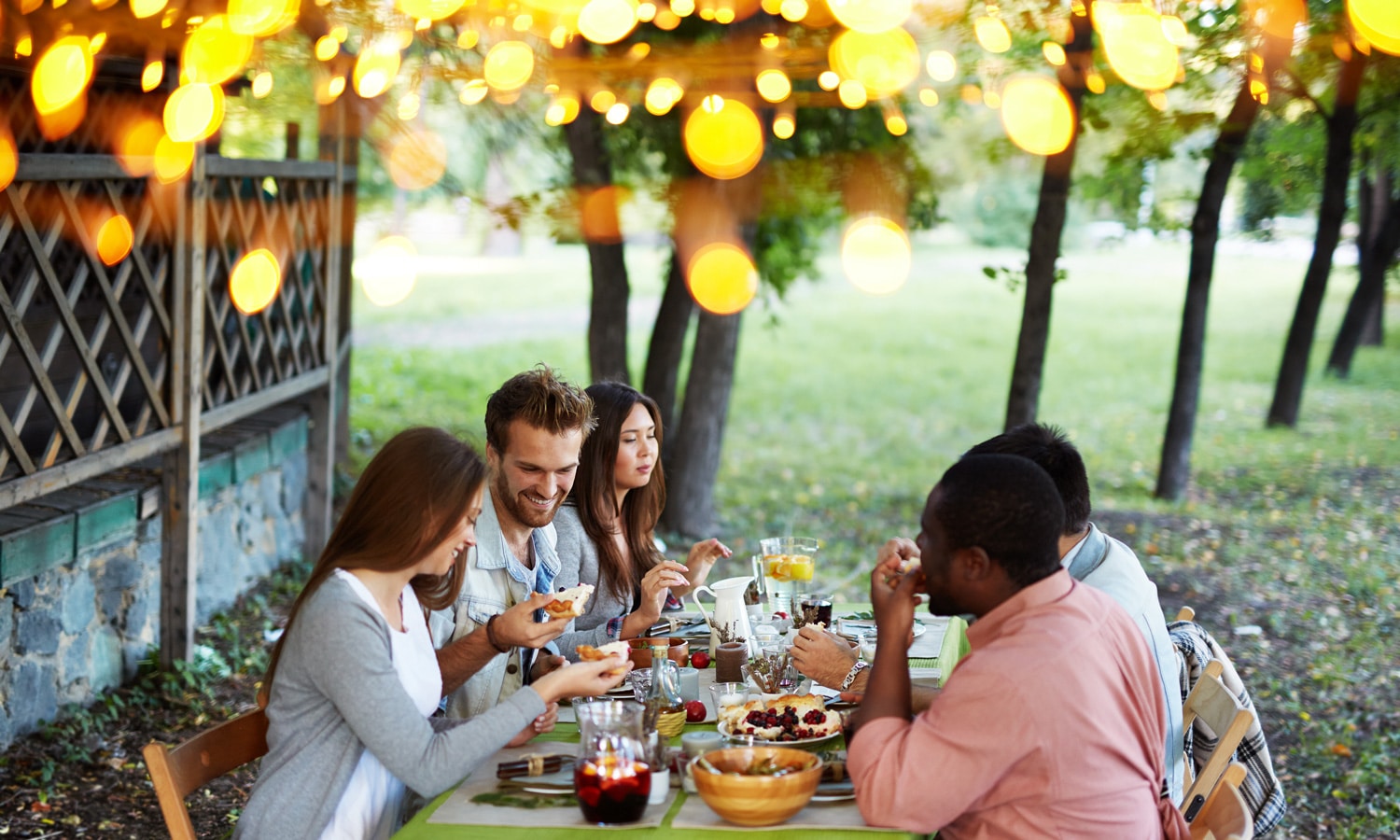 7 Things To Bring To A Friendsgiving If You're At A Total Loss For Ideas