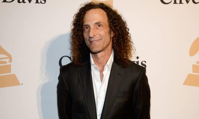 Kenny G Has Some Hilarious Dad Humor For You On Twitter