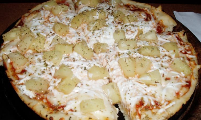 Iceland President Would Ban Pineapple On Pizza If He Could