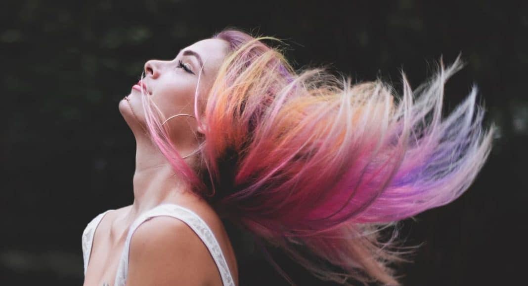 Color-changing hair dye