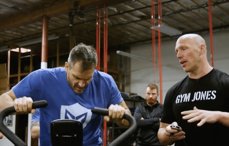 Watch the Wild Workout One Guy Does for a Rare Gym T-Shirt