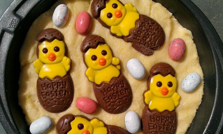 Baked Easter Bunnies: Cakespy’s Chick-A-Dee Sugar Cookie Bars