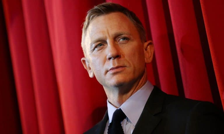 Gossip: Daniel Craig Is Back As Bond; Harrison Ford Cool After Almost Crashing Plane