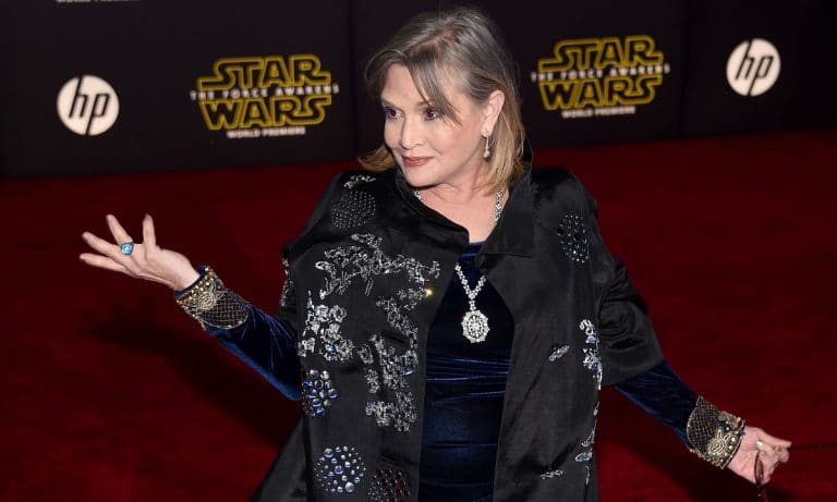 Why Carrie Fisher Couldn’t Stop Slapping Oscar Isaac On ‘The Last Jedi’ Set