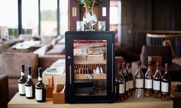 8 Absolute Must-Have Bar Accessories Dad Wants For Father’s Day