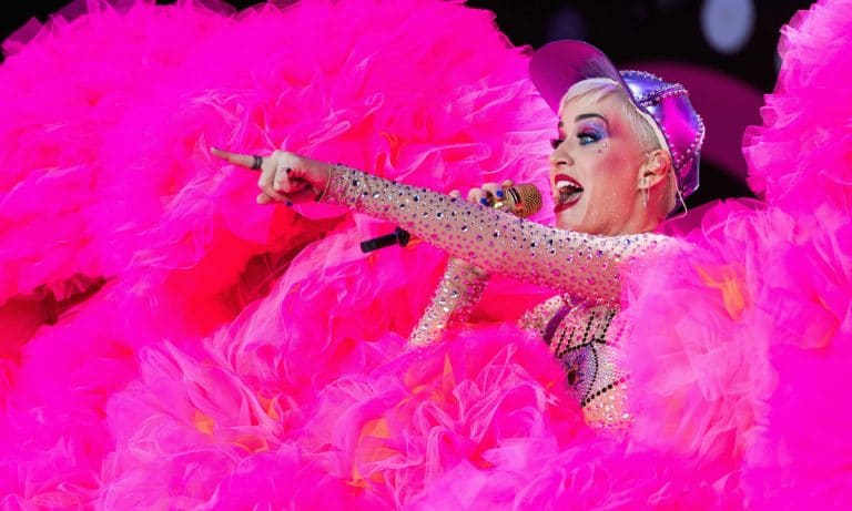 Gossip: Katy Perry And Chris Martin Hooked Up; ‘RuPaul’s Drag Race Season 9’ Is The Most Watched Series In History