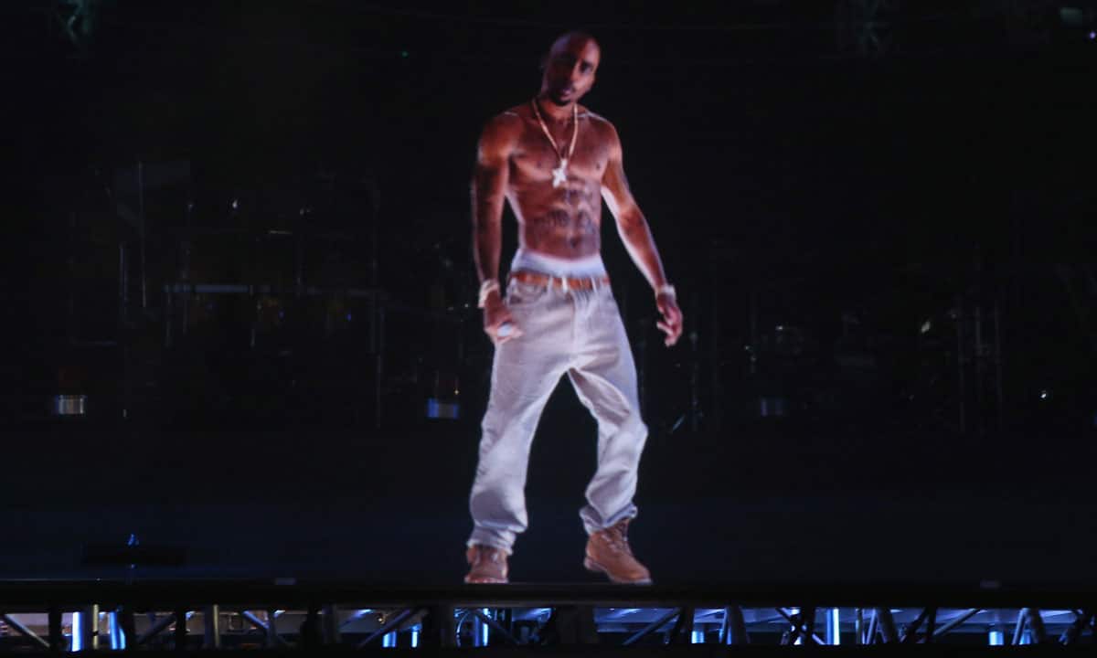 TUPAC ALIVE AT BET AWARDS 2014 2pac seen alive 2014 