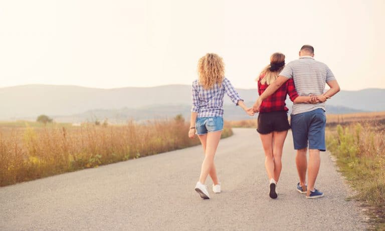 A Beginner’s Guide To Swinging: 5 Easy Steps