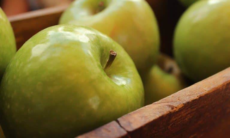 7 Foods That You Didn’t Know Naturally Fight Bad Breath