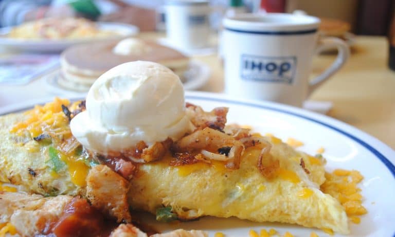 Here Are 8 Of The Most Unhealthy Chain Restaurant Meals Ever Created