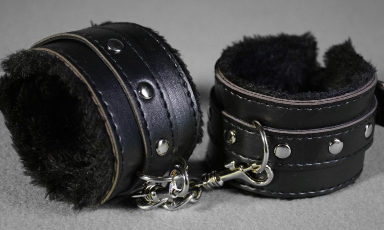 5 Things Women Should Know Before Trying Out Kinky Sex