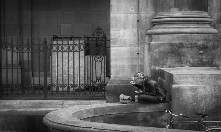 Study: Women Are Better Than Men At Eating Like A Damn Adult