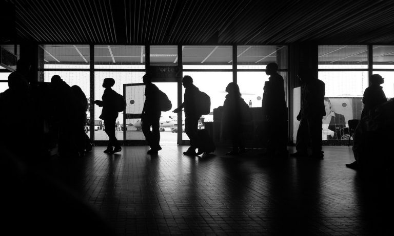 Alaska Airlines Is Offering Early Boarding For Passengers Wearing This