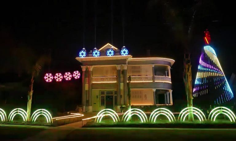 Flip The Switch: The 8 Best Christmas Light Shows On YouTube