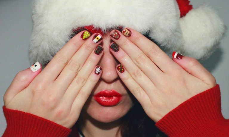 12 Of The Best ‘Ugly Christmas Sweater’ Nails On Instagram