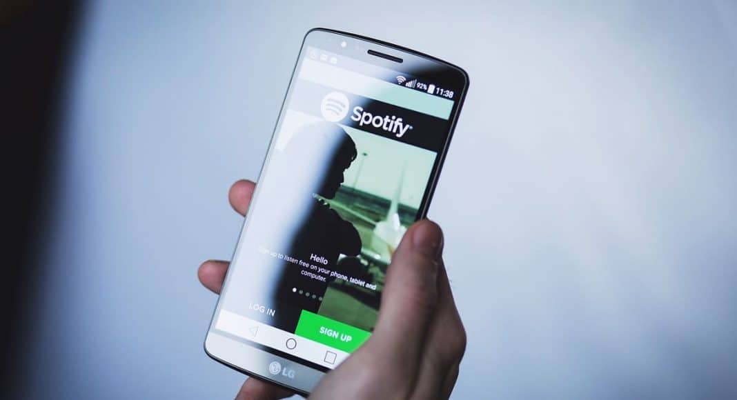 Experts Predict Apple Music Will Destroy Spotify By Summer