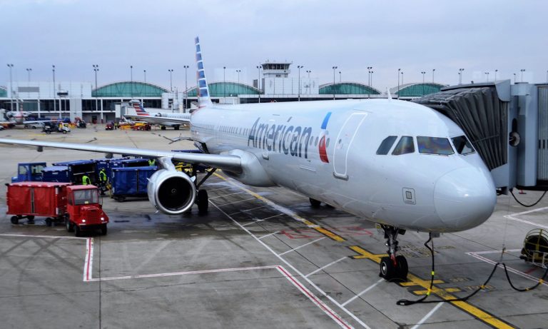 American Airlines Pilot Claims UFO Flew Over His Aircraft