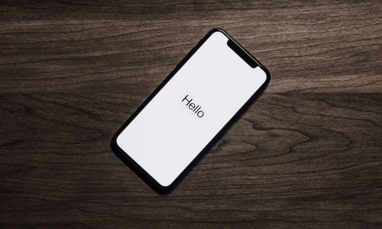 Siri Is Spilling The Tea When Your iPhone Is Locked And Apple Is Trying To Shut Her Up