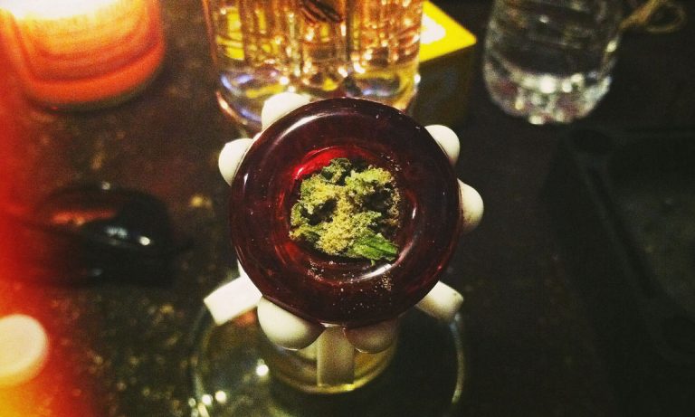 Which Give A Smoother Marijuana Trip, Bongs Or Pipes