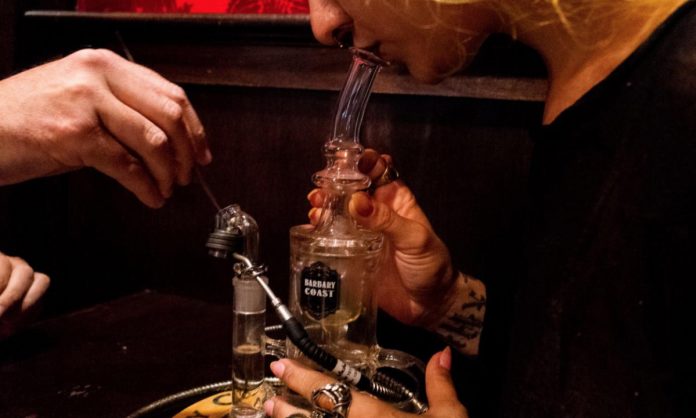 I-went-to-a-dab-bar-for-the-first-time-and-this-is-what-happened Dab Bar
