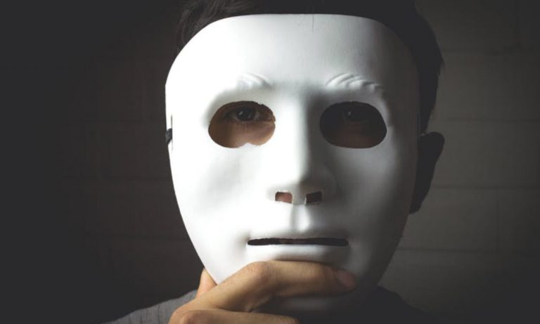 Why Do So Many People Fall For Fake Profiles Online?