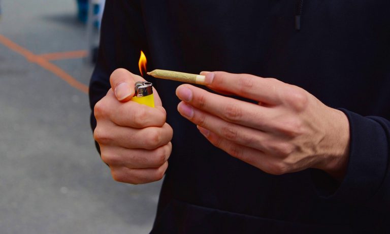 5 Rolling Papers To Fit Every Type Of Marijuana Consumption