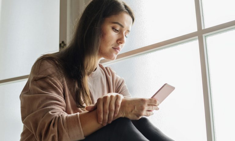 How To Keep Yourself From Stalking Your Ex’s Social Media Profiles