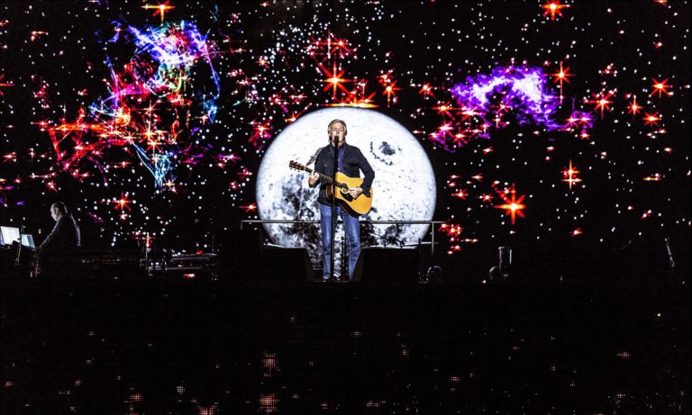 Meghan Markle And Kate Middleton Playing Nice On Christmas; Paul McCartney Christmas Warning To Fans