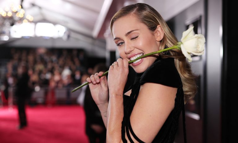 Harry And Meghan Turned Down Staying At Wills And Kate’s Norfolk Home; Miley Cyrus Wore A Super Revealing Outfit And Twitter Is Losing It