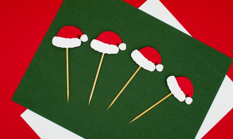 These People Think Santa Should Be Gender Neutral And Carry An iPhone