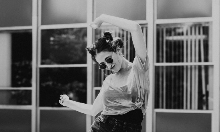 WATCH: This Is How You Should Dance To Be Sexy