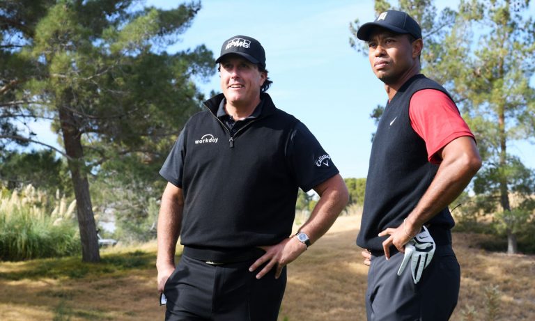 Are Tiger Woods And Phil Mickelson Chewing CBD Gum While Golfing?