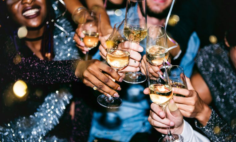 5 Foods To Eat Before You Go Out Drinking