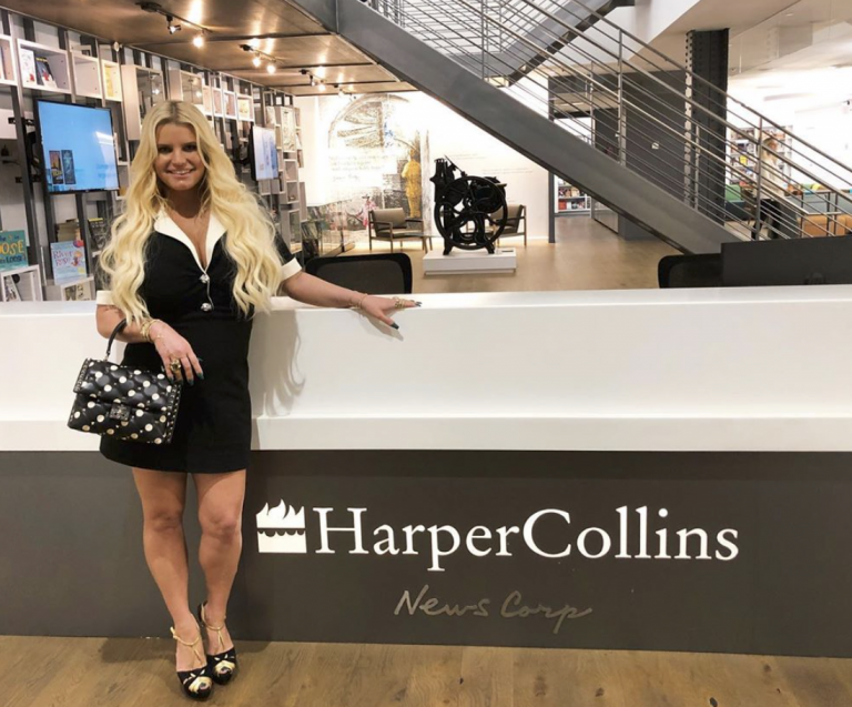 Jessica Simpson Is Releasing A Memoir; Oprah Recalls The Kind Gesture From A Stranger She’ll “Take To My Grave”