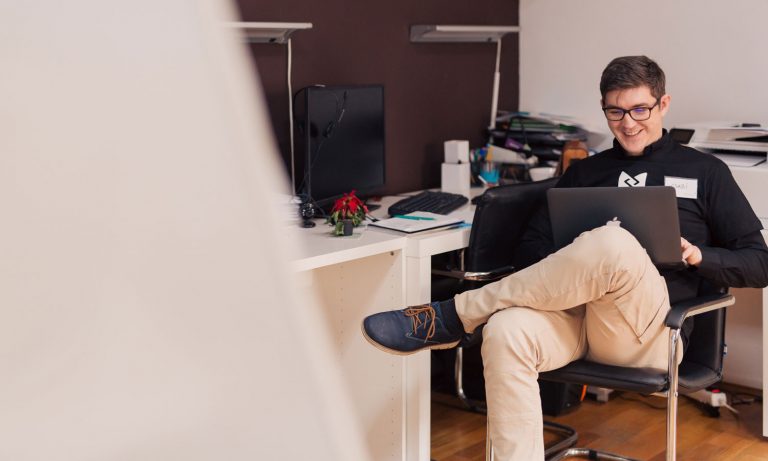 Google Chrome Extension Helps You Procrastinate By Making Netflix Resemble A Conference Call