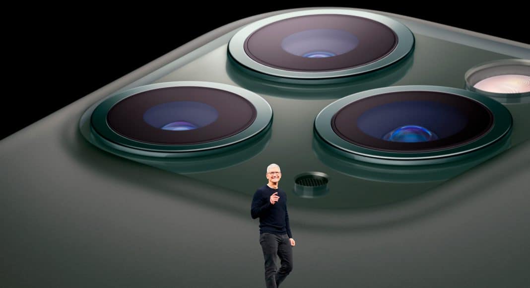 the new iphone is triggering peoples fear of small holes
