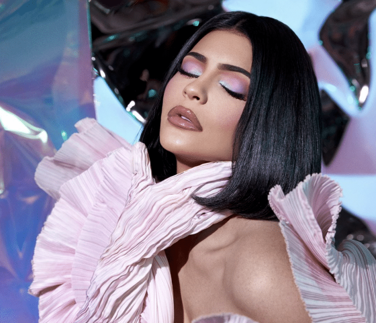 Fans Think Kylie Jenner Is Dating Jaden Smith — PDA Photo Surfaces; Khloé Kardashian Called Out For Posting Another Unrecognizable Photo