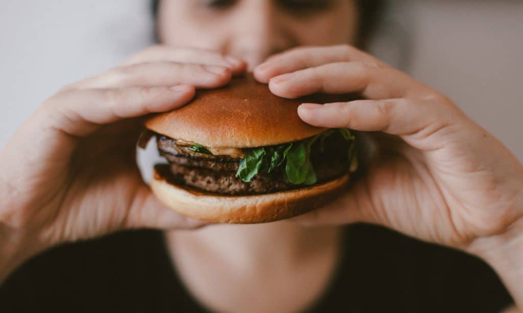 A Dietitian Says This Is The Best Way To Stop Overeating
