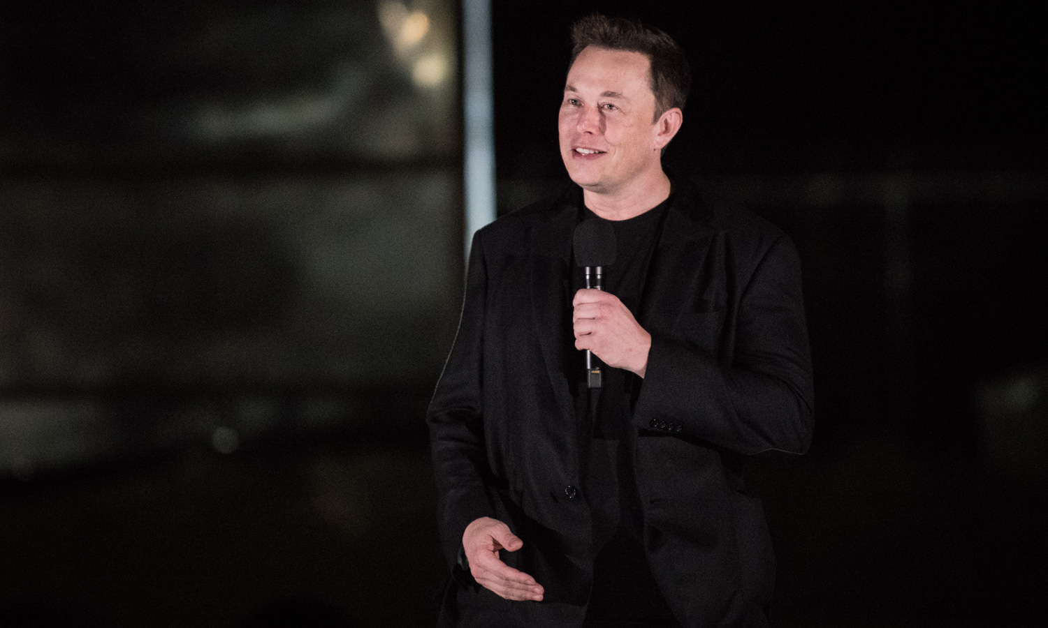 Elon Musk has had to apologize to SpaceX employees for smoking weed with Joe Rogan