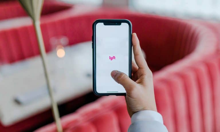 How To Avoid Surge Pricing On Ride Sharing Apps