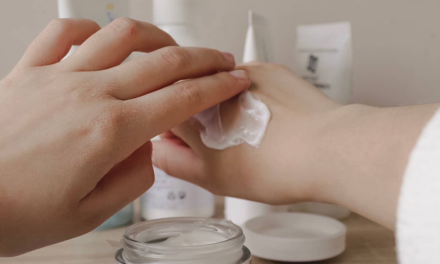 Chapped Hands? Here Are 4 Remedies To Help