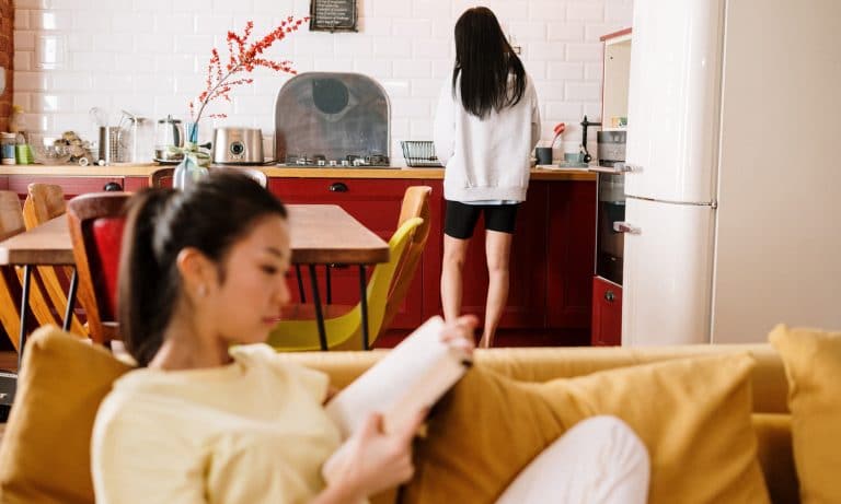 How To Consume Weed Discreetly When Living With Others