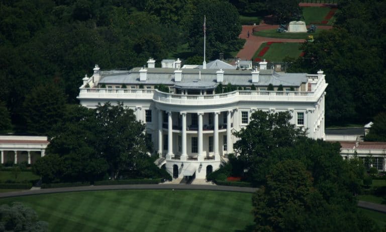 Who Smoked A Joint With Willie Nelson On The White House Roof