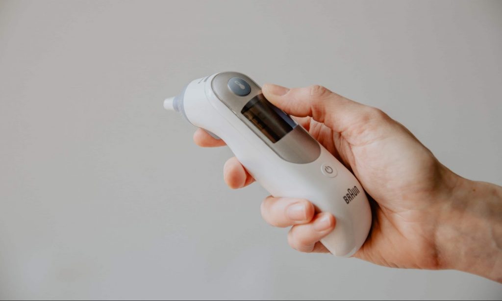 Ear thermometer for checking fever