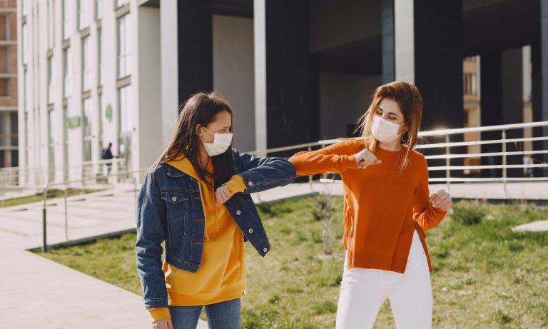 Here’s What Experts Say We Should Do To Contain The Pandemic By 2022