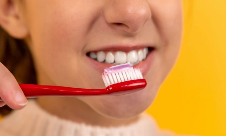 Why Dentists Recommend Not Brushing After You Eat