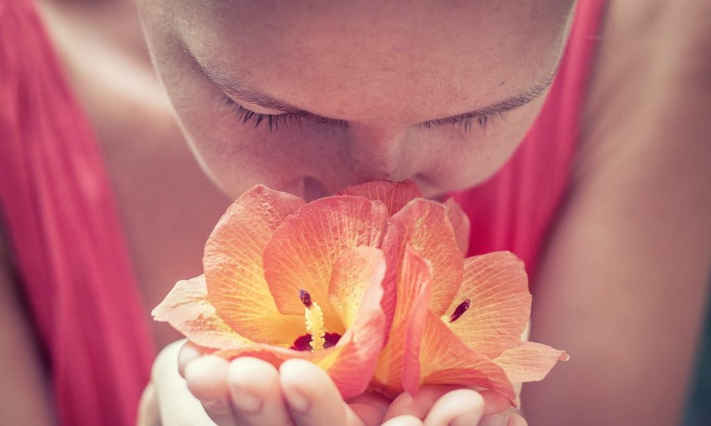 People Who’ve Lost Their Sense Of Smell Are Coping By Following This Therapy