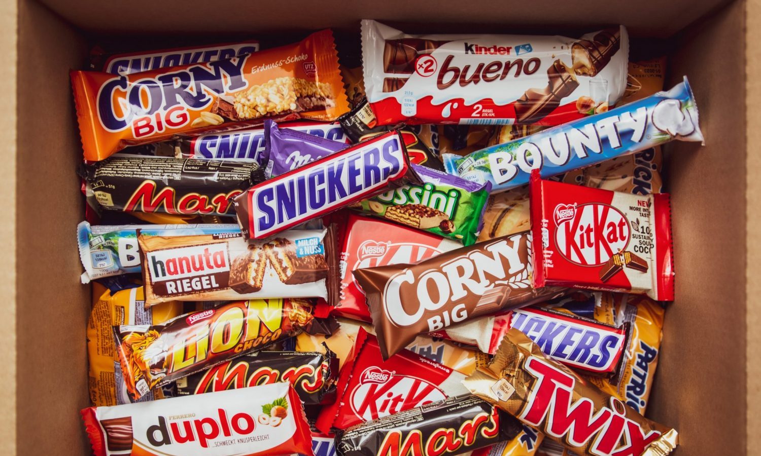 Should You Give Out Healthy Halloween Candy? Here’s What Nutritionists Think