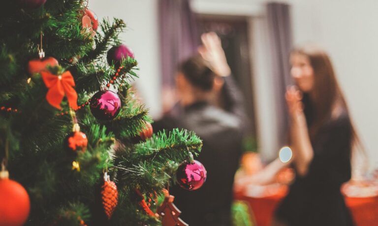 How To Use Weed Discreetly When Home For The Holidays